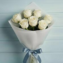 Букет 7 Белых роз Эдлесс Лав в Приютном