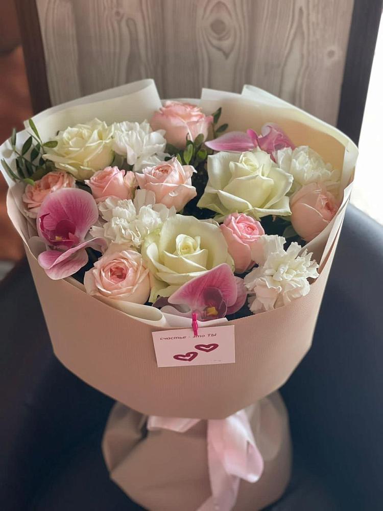 Букет цветов из: Орхидеи, Розы и Гвоздики в Приютном