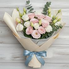 Букет цветов из:  Лизиантусы в Приютном