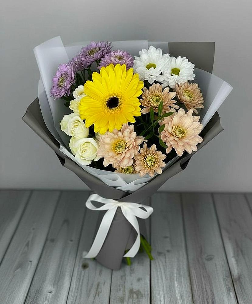 Букет цветов из: Розы, Герберы и Хризантемы в Приютном