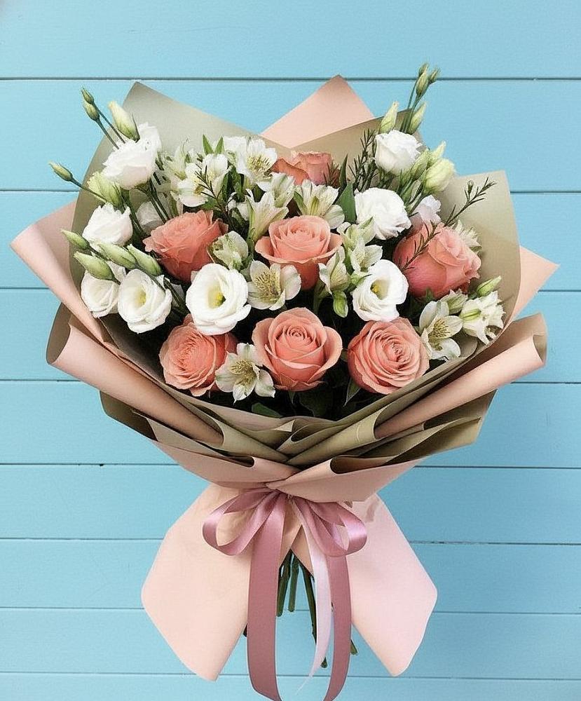 Букет цветов из: Розы, Альстромерии и Лизиантусы в Приютном