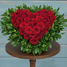 Цветочная композиция из Розы в виде сердца в Приютном