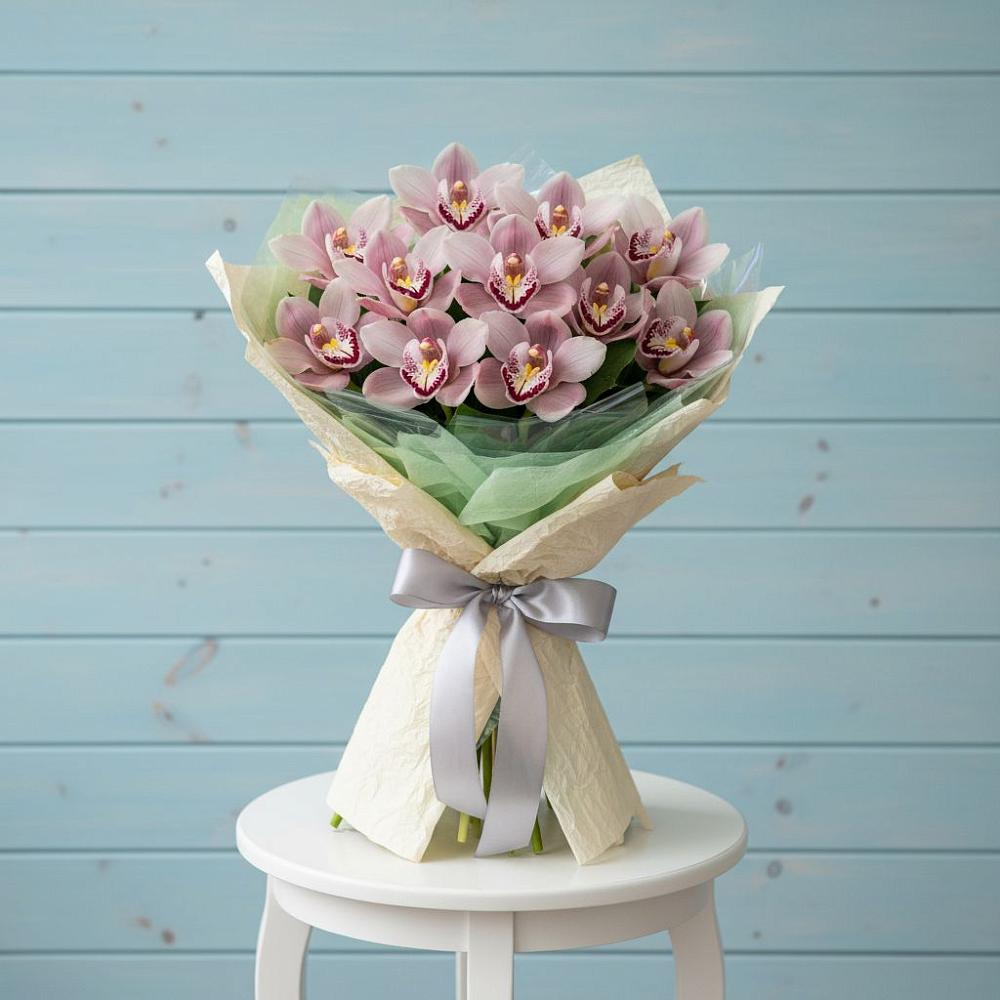 Букет цветов из: Орхидеи и Розы в Приютном