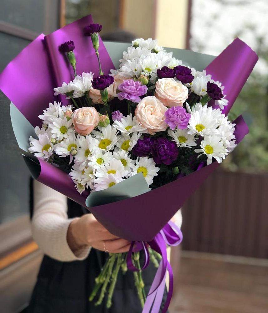 Букет цветов из: Хризантемы, Гвоздики и Розы в Приютном