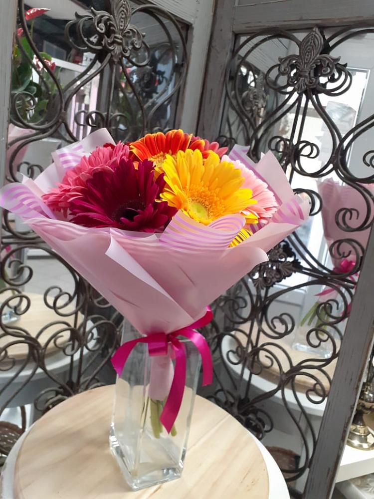 Букет цветов из: Герберы в Приютном