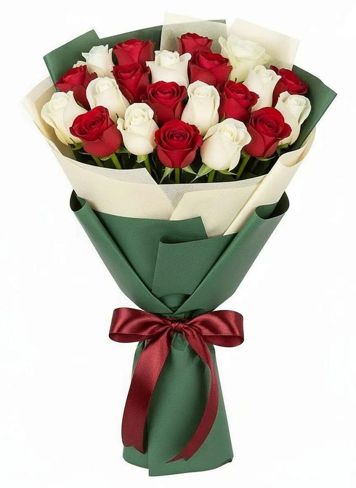 Букет Микс из красных и белых роз в Приютном
