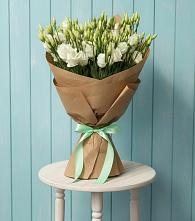 Букет цветов из:  Лизиантусы в Приютном