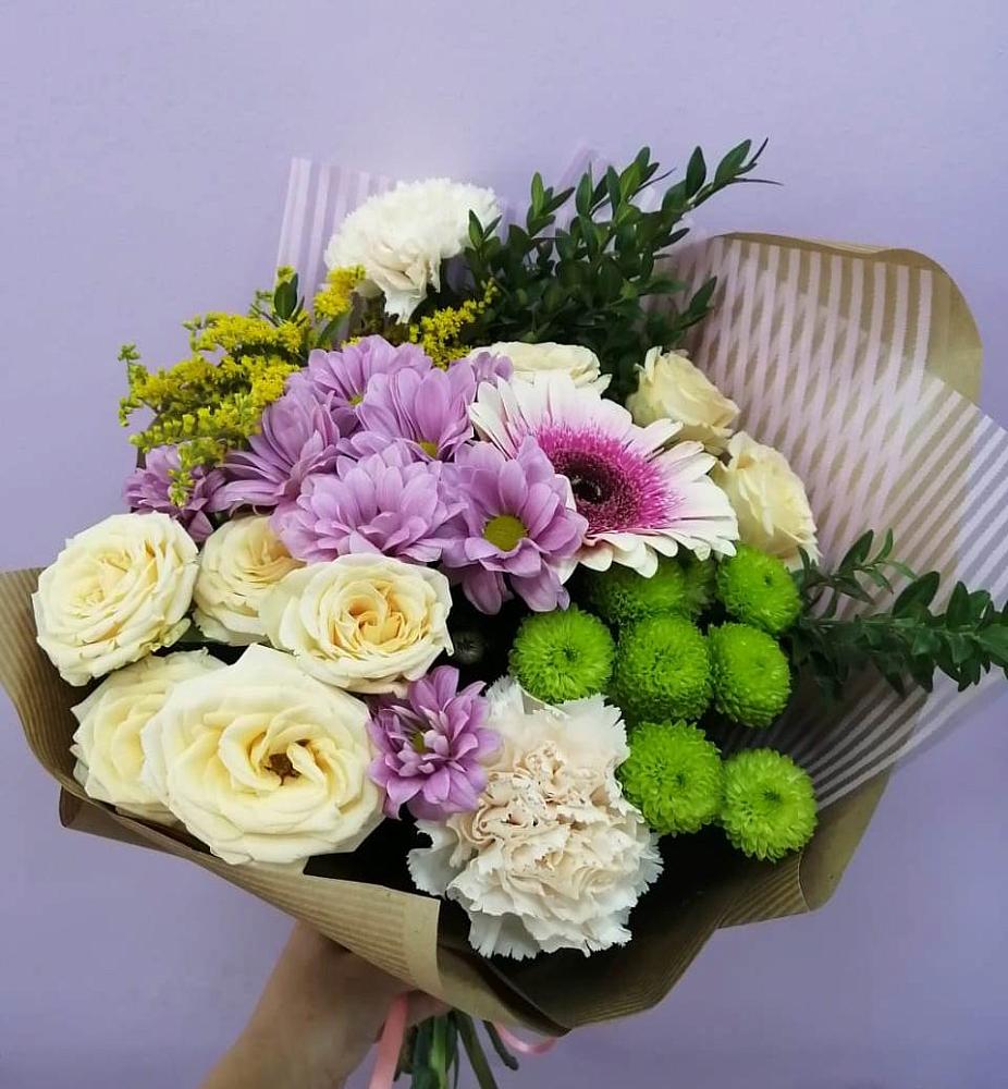 Букет цветов из: Хризантемы, Розы, Гвоздики и Герберы в Приютном