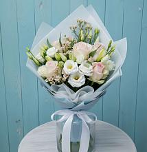 Букет цветов из:  Розы и Лизиантусы в Приютном