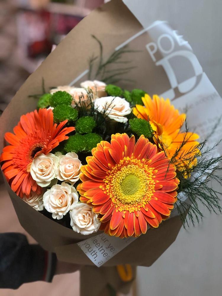 Букет цветов из: Герберы, Хризантемы и Розы в Приютном