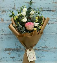 Букет цветов из:  Розы и Лизиантусы #REPLACE_PRED# Приютном