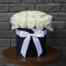 Цветочная композиция из Розы в шляпной коробке в Приютном