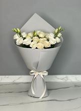 Букет цветов из:  Розы и Лизиантусы в Приютном